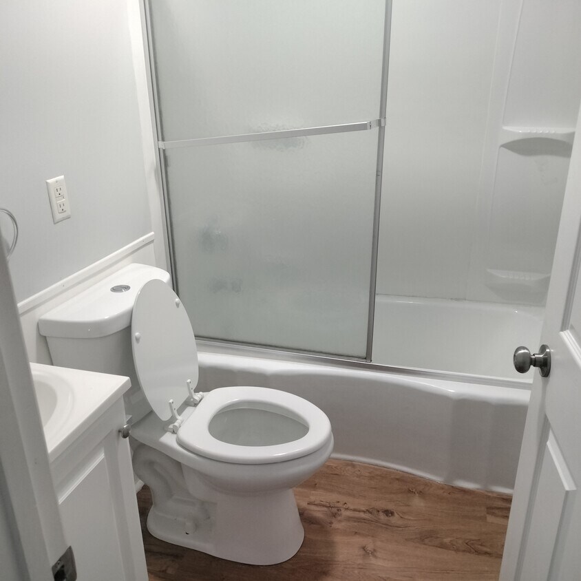 15 Jefferson St Unit 2, Augusta, ME 04330 Apartments in Augusta, ME