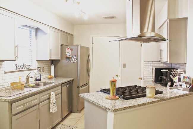 Foto del edificio - 159 Meadowbrook Ct