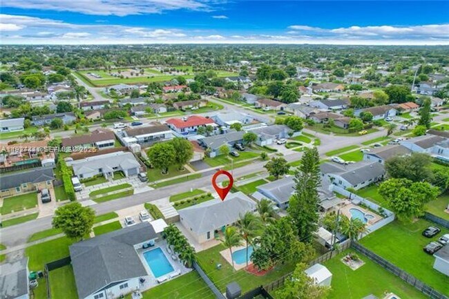 Foto del edificio - 10471 SW 164th St