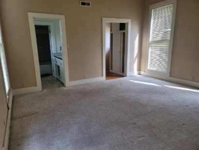 Building Photo - Edgewood Townhomes