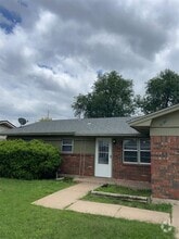 Building Photo - 4910 NW Pollard Ave