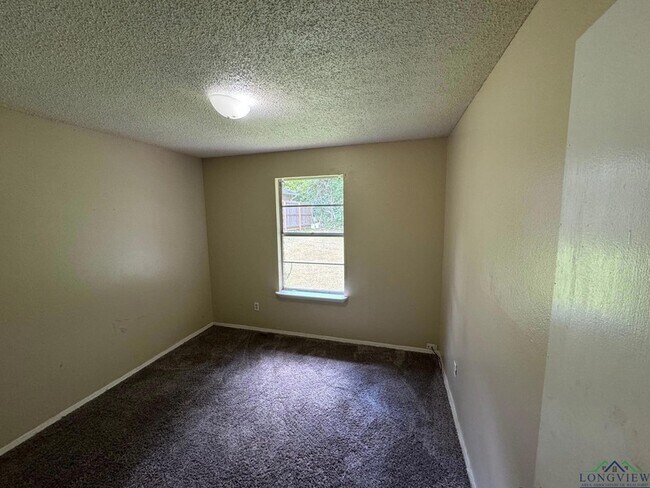 Building Photo - 603 Circle Drive
