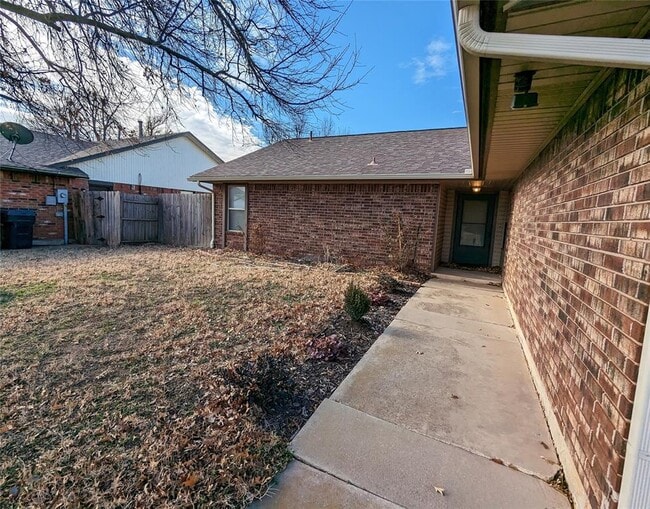 Building Photo - 12513 Pine Bluff Dr