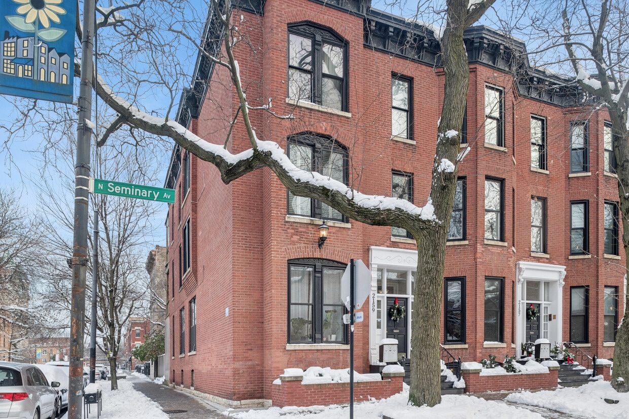 Primary Photo - 2159 N Seminary Ave