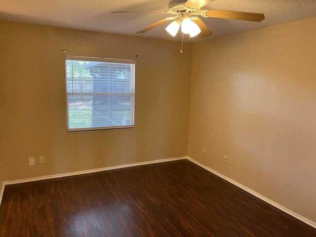 Foto del edificio - 2310 Pebble Ct. in Orangewood Village - Ju...
