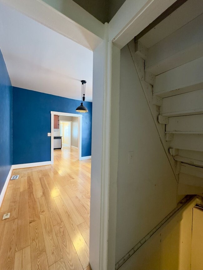 Building Photo - Charming 2 Bedroom/2 Bathroom House in Hampden neighborhood!