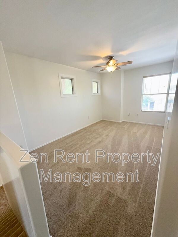 Foto del edificio - 4237 E Windsor Dr