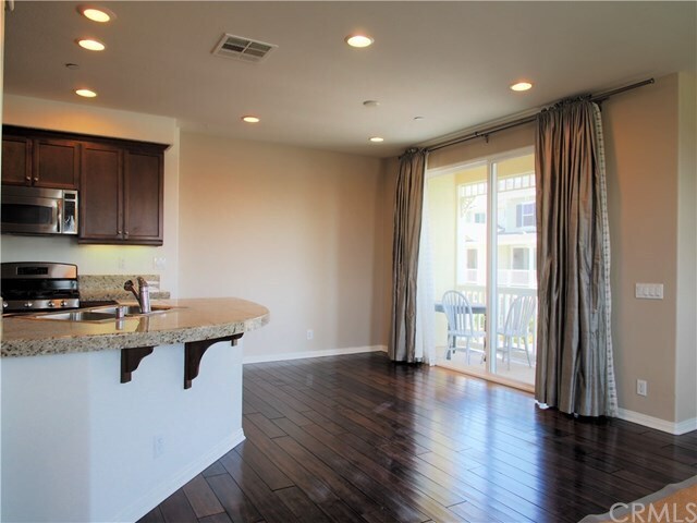 Building Photo - 703 Silk Tree