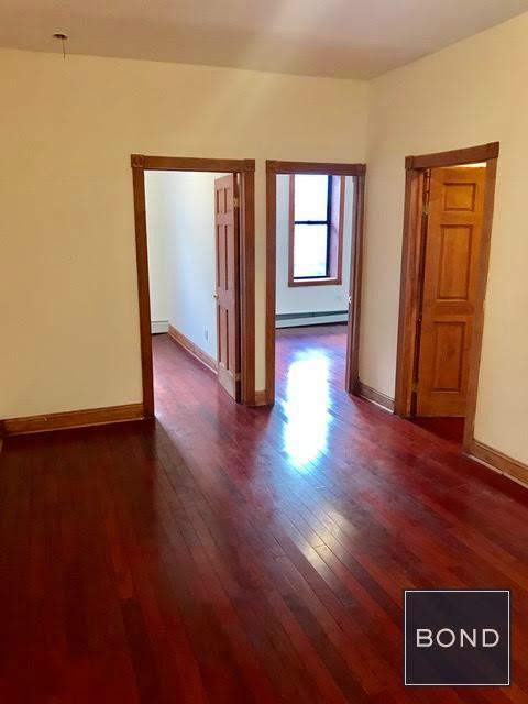 Primary Photo - 18 E 105th St
