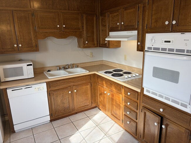 Building Photo - 13928 Hurstland Dr SW