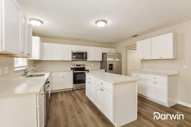 Building Photo - 1602 Sterns Dr