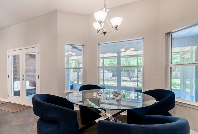 Foto del edificio - Fully Furnished 4 Bedroom Home in Navarre!