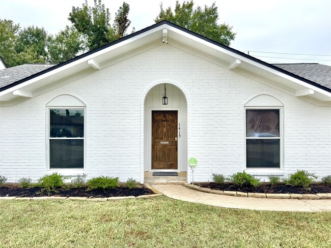 Foto del edificio - 1415 Mapleton Dr