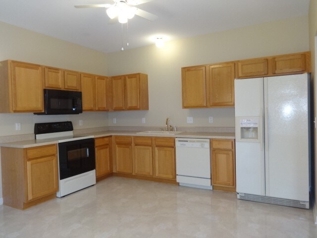Foto del edificio - 5003 Peach Orchard Dr