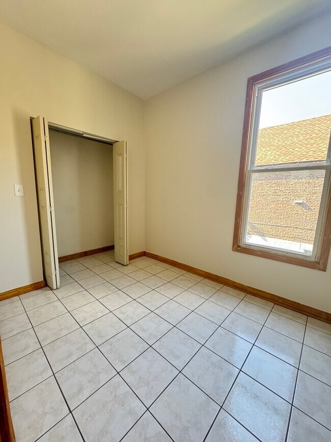 Foto del edificio - 3028 S Springfield Ave