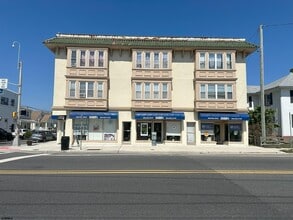 Building Photo - 7223 Ventnor Ave