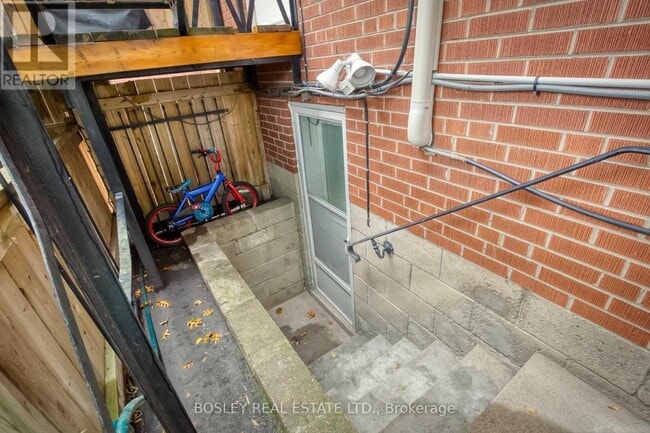 Building Photo - 144 Evelyn Ave
