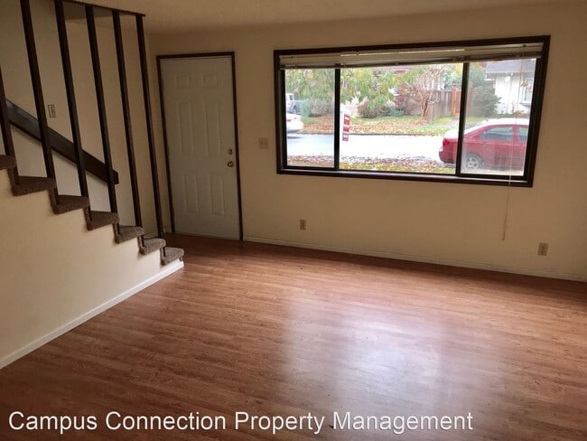 Building Photo - 2 br, 1.5 bath House - 1065 Monroe St