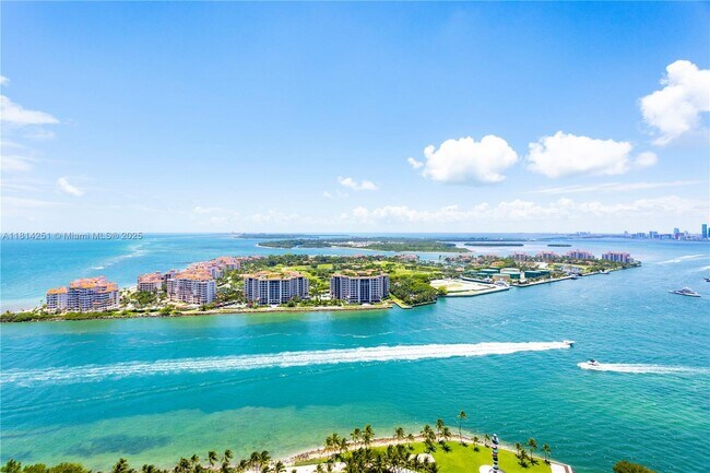 Building Photo - 300 South Pointe Dr