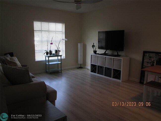 Foto del edificio - 6750 NE 21st Rd