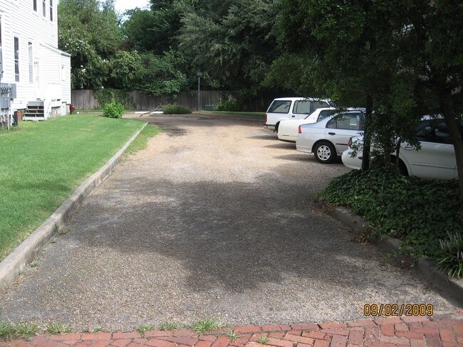  - 424 North St