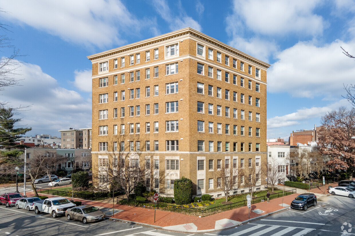 Primary Photo - Williamsburg Condominium