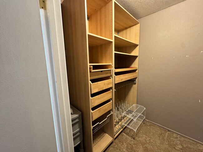 Foto del edificio - 6907 E Flossmoor Ave