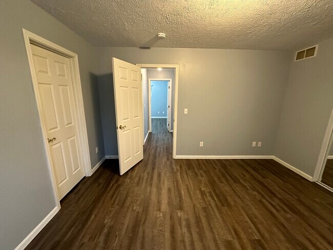 Building Photo - 505 Harriet Ct