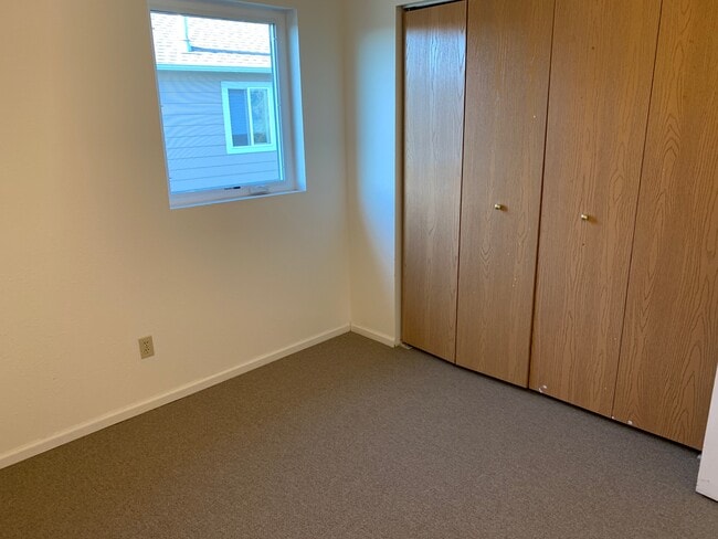 upstairs bedroom 1 - 1733 W Kagy Blvd