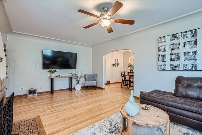 Foto del edificio - 695 Ash St.