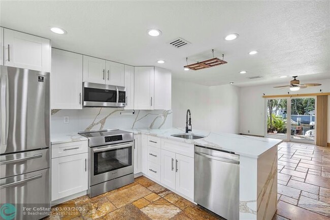Foto del edificio - 2661 NE 15th St