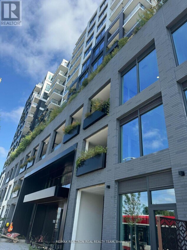 Photo principale - 1100 Sheppard Ave W