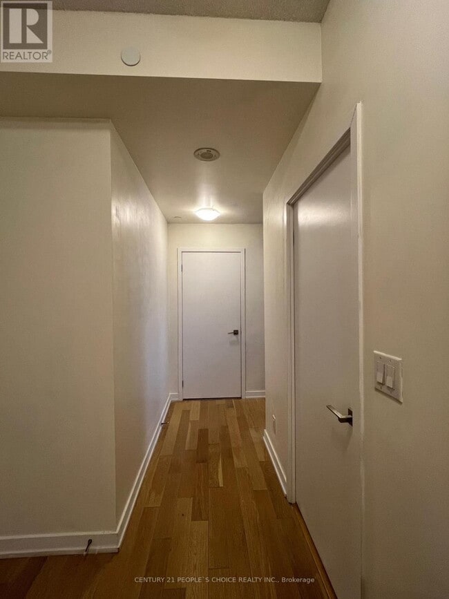 Building Photo - 510 Curran Place