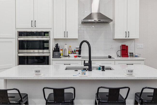 Foto del edificio - 550 Battle Ave