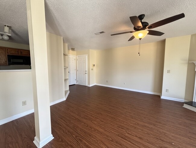 Foto del edificio - 3634 Morris Farm Dr