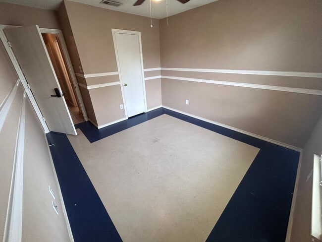 Building Photo - 1011 Windymeadow Ln