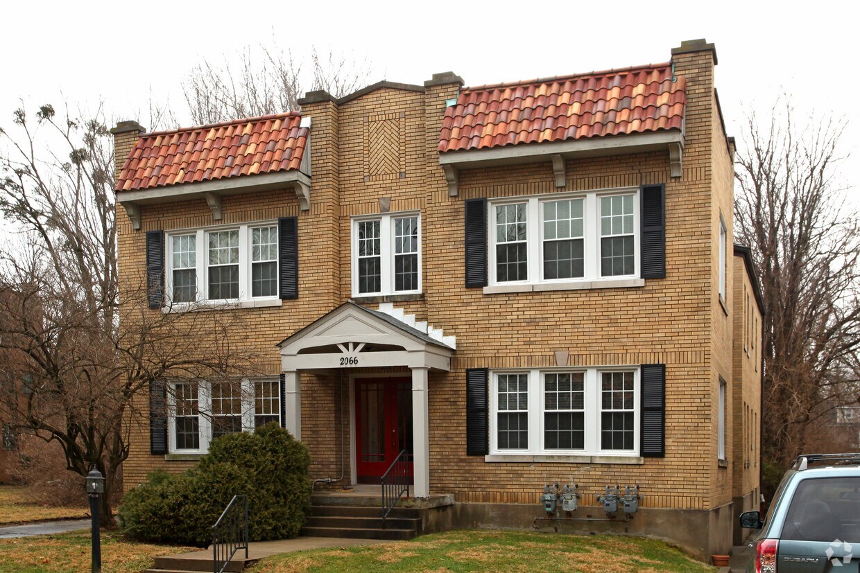 Foto principal - The Apartments @ 2066 Douglas