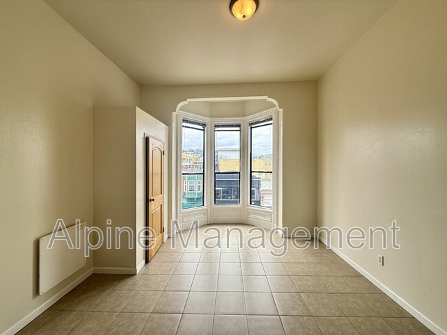 Building Photo - 2315 Mission St