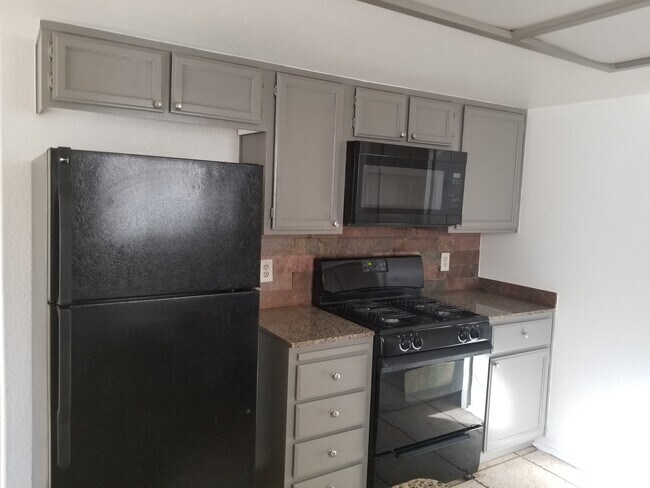 Foto del edificio - 6109 Crockery St