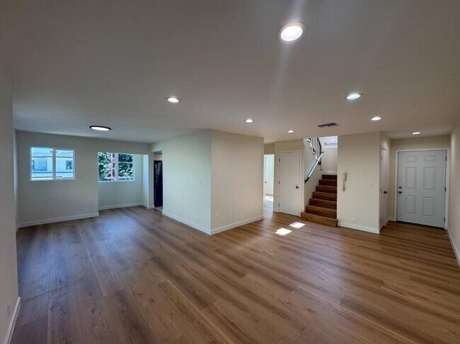 Foto del edificio - 3.0 bedroom in Glendale California 91203