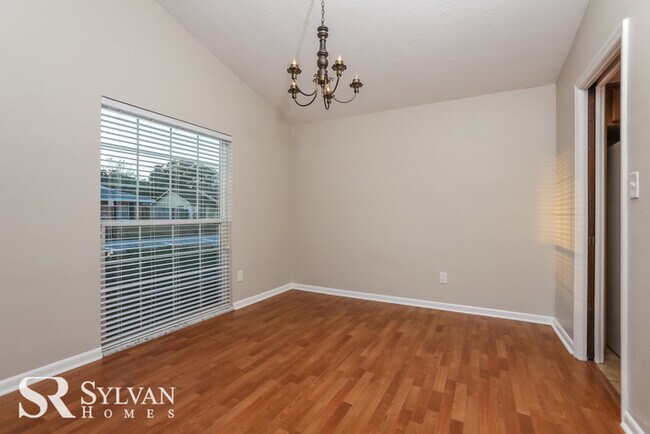 Building Photo - Don't miss out on this charming 4BR 2BA home