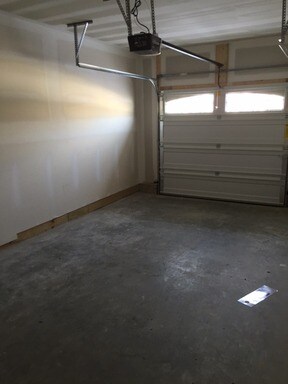 Building Photo - 3922 Birchwood Cir