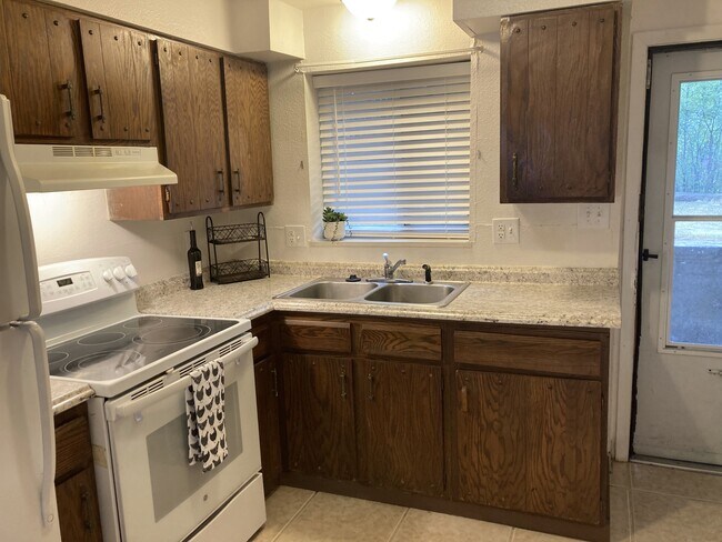 Foto del edificio - 4715 Scenic Cir