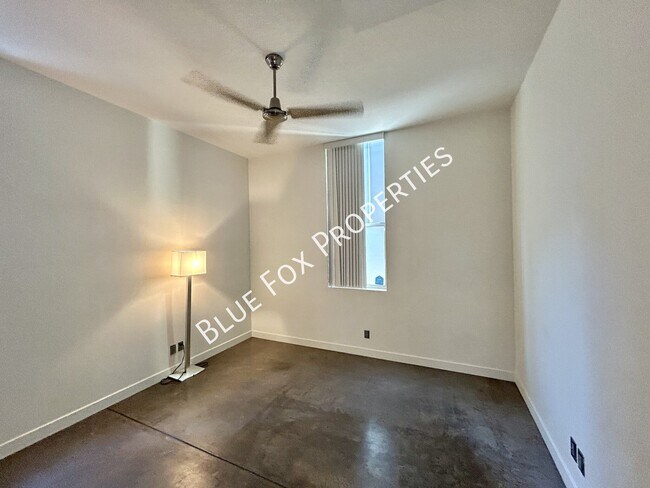 Foto del edificio - 3611 E 3rd St