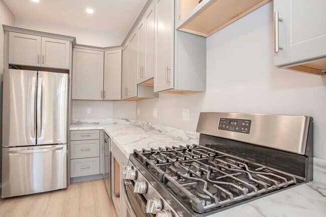 Foto del edificio - 883 E 4th St