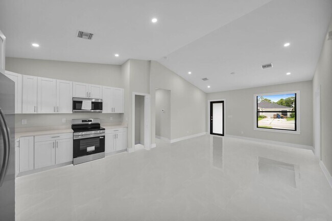 Foto del edificio - 462 Lampion Ave S
