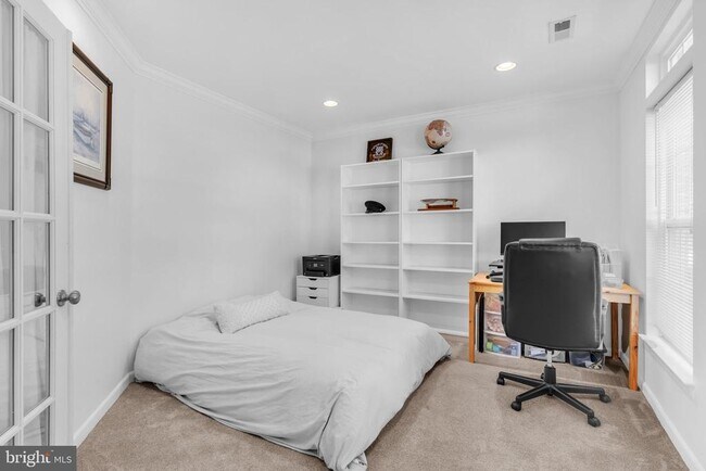 Foto del edificio - 2104 Abbottsbury Way