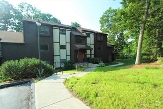 Building Photo - 76 Highwood Dr