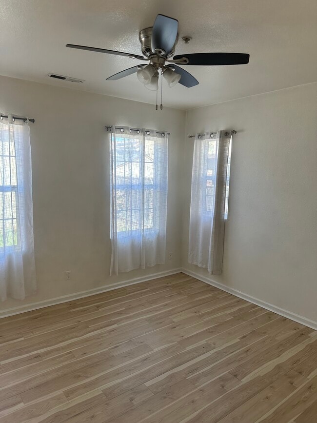 Building Photo - 646 Vazquez Ave