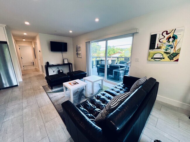 Foto del edificio - 4640 Montgomery Dr